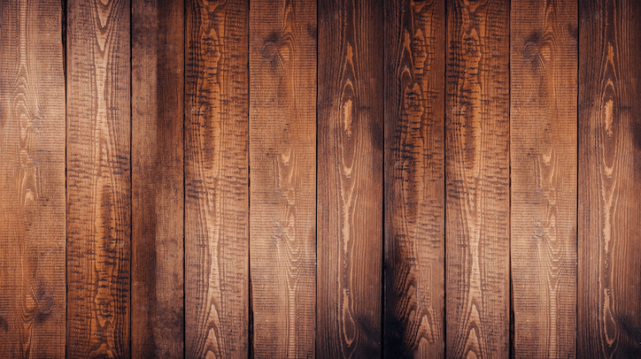 صورة من الخشب البني